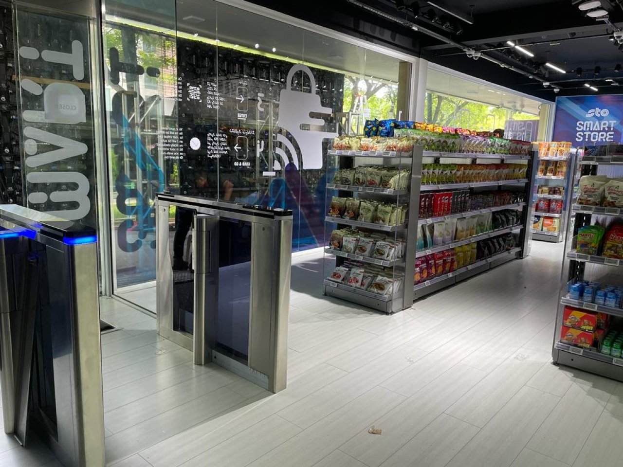 ސޭލްސްމަނަކާ ނުލައި ހިންގާ އެސްޓީއޯގެ ސްމާޓް ފިހާރަ ހުޅުވުން