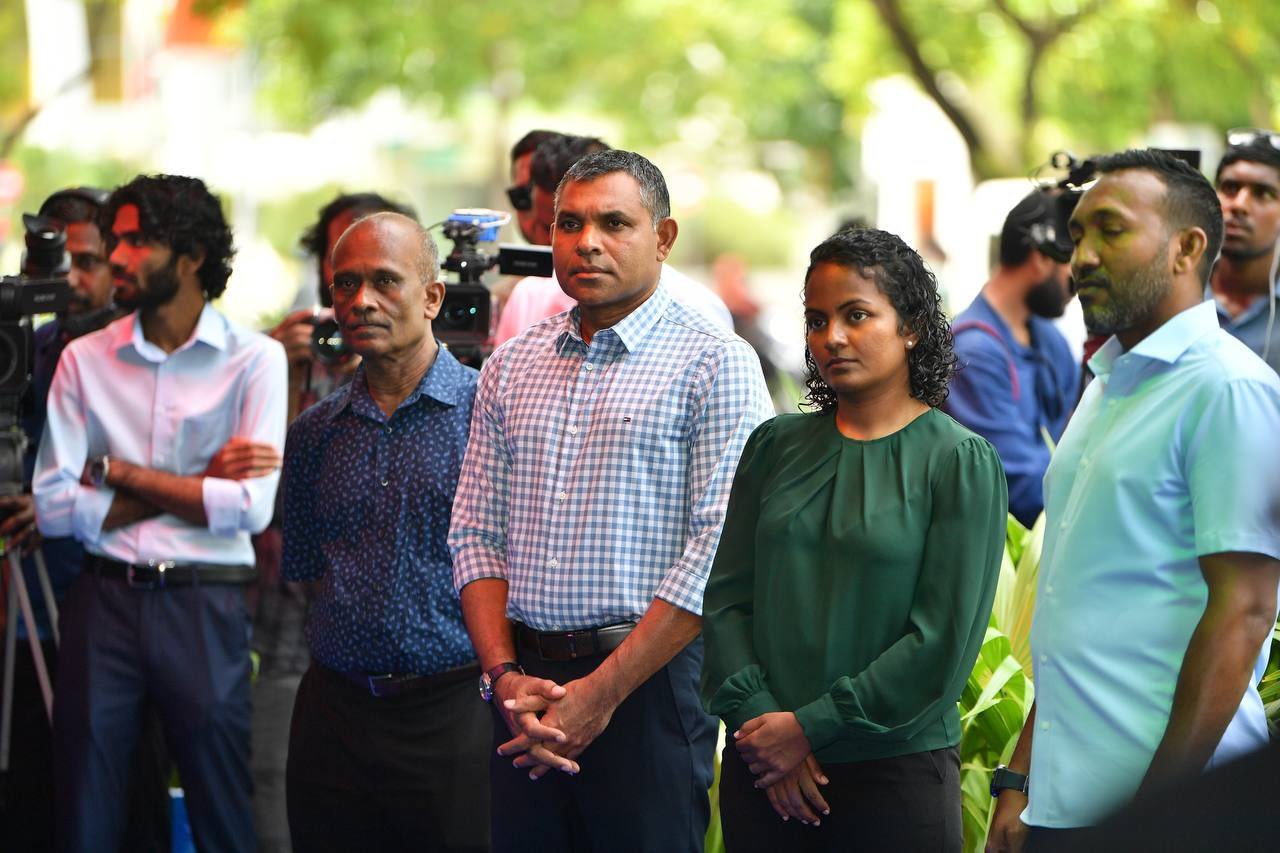 ސޭލްސްމަނަކާ ނުލައި ހިންގާ އެސްޓީއޯގެ ސްމާޓް ފިހާރަ ހުޅުވުން