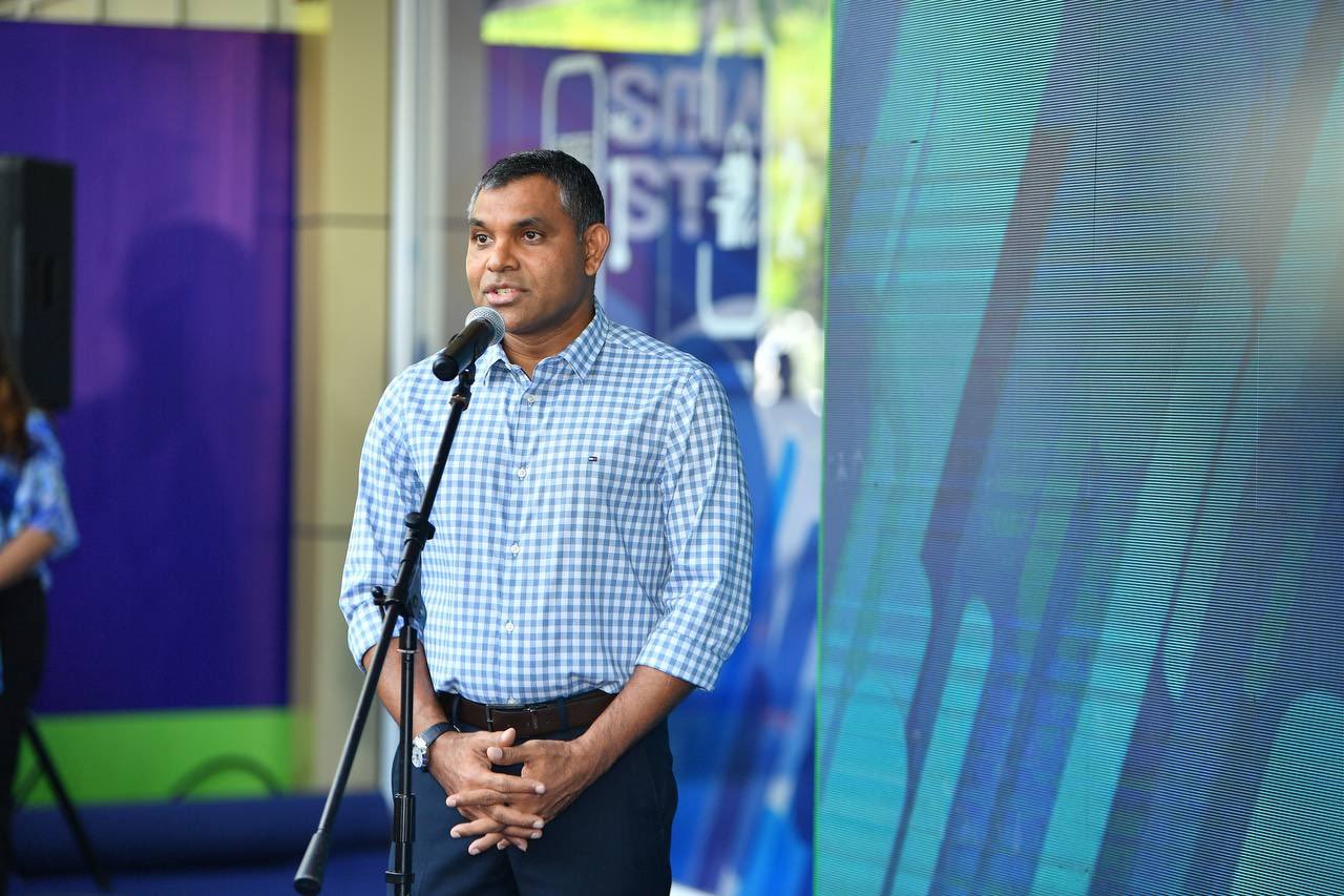 ސޭލްސްމަނަކާ ނުލައި ހިންގާ އެސްޓީއޯގެ ސްމާޓް ފިހާރަ ހުޅުވުން