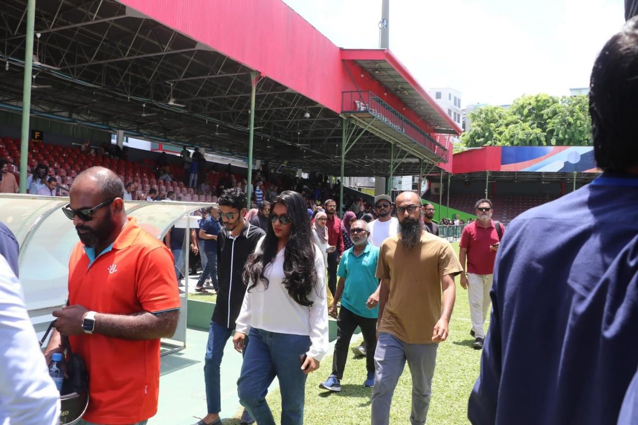 މާލޭ މީހުންނަށް ހިލޭ ގޯތި ކަނޑާފައި ދިނުން