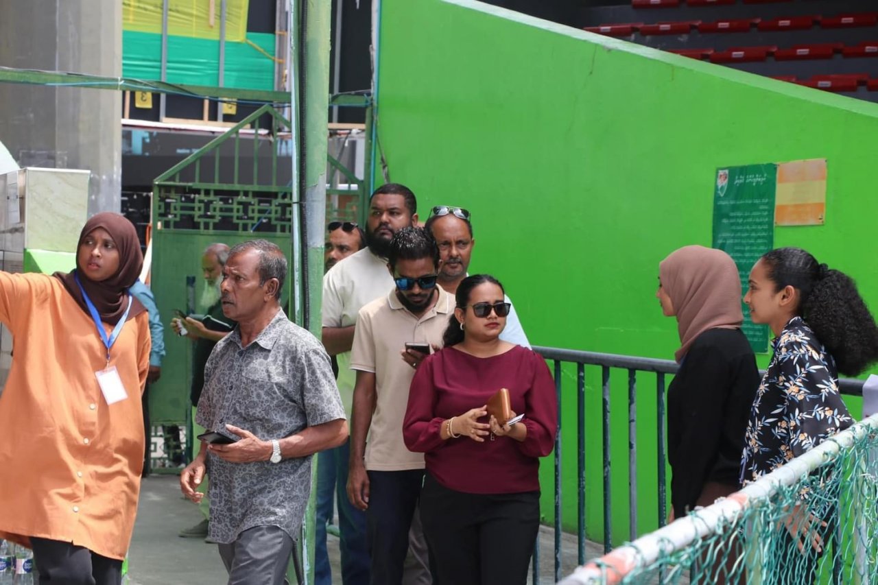 މާލޭ މީހުންނަށް ހިލޭ ގޯތި ކަނޑާފައި ދިނުން