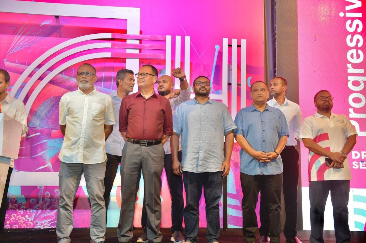 އިދިކޮޅުން ހޯދި ކާމިޔާބީ ފާހަގަކުރަން އާޓިފިޝަލް ބީޗުގައި ބޭއްވި 