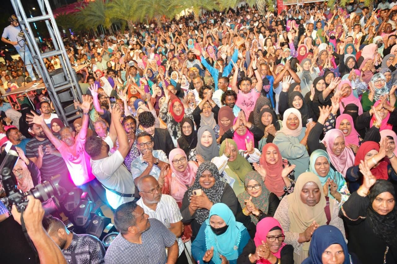 އިދިކޮޅުން ހޯދި ކާމިޔާބީ ފާހަގަކުރަން އާޓިފިޝަލް ބީޗުގައި ބޭއްވި 