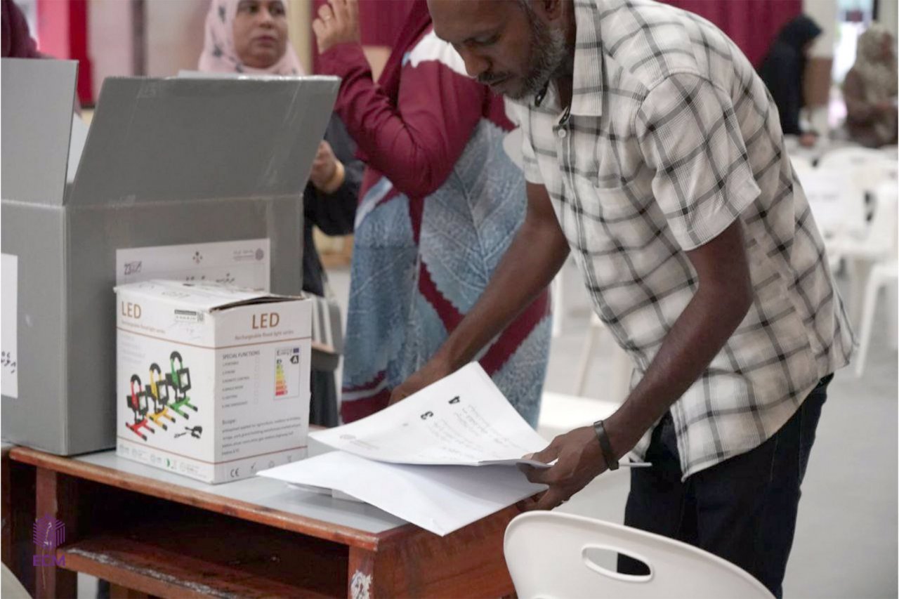 ވޯޓުލުން މާލޭގެ އެކި ސަރަހައްދުތަކުން