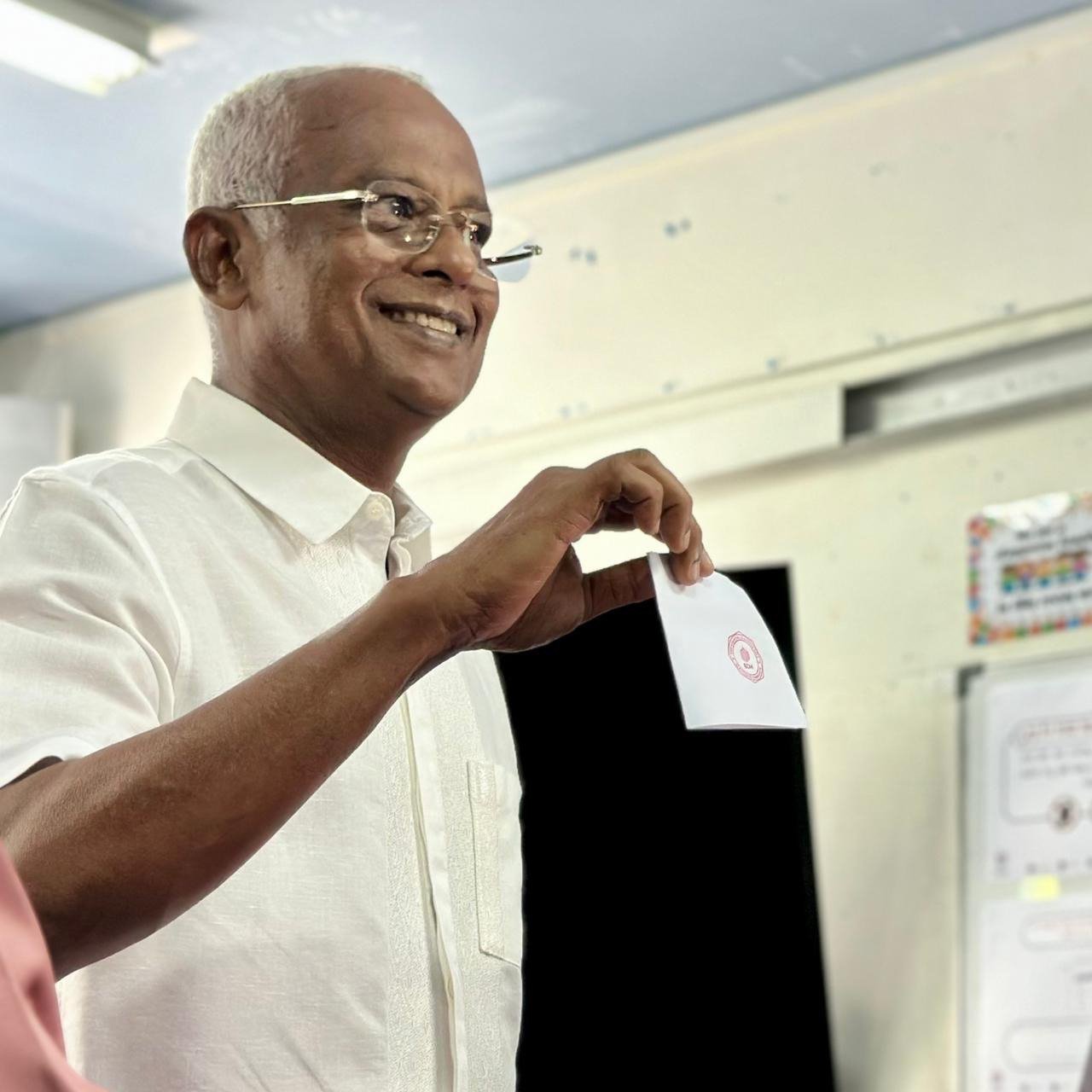 ރިޔާސީ އިންތިހާބުގެ ދެވަނަ ބުރުގައި ރައީސް ސޯލިހު ވޯޓުލެއްވުން