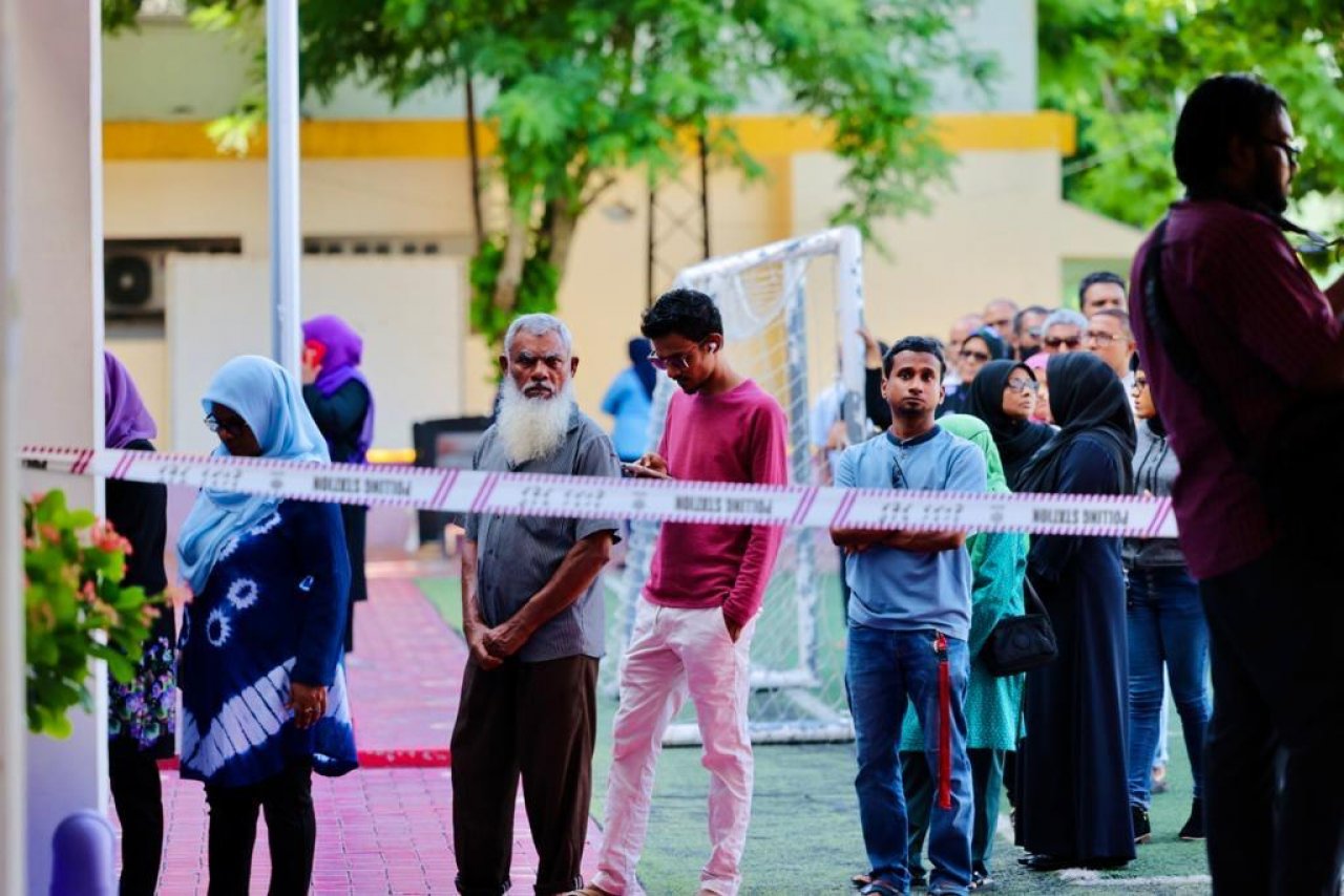 ރިޔާސީ އިންތިހާބުގެ ދެވަނަ ބުރުގެ ވޯޓުލުން ފޯރިއާއެކު ކުރިޔަށް