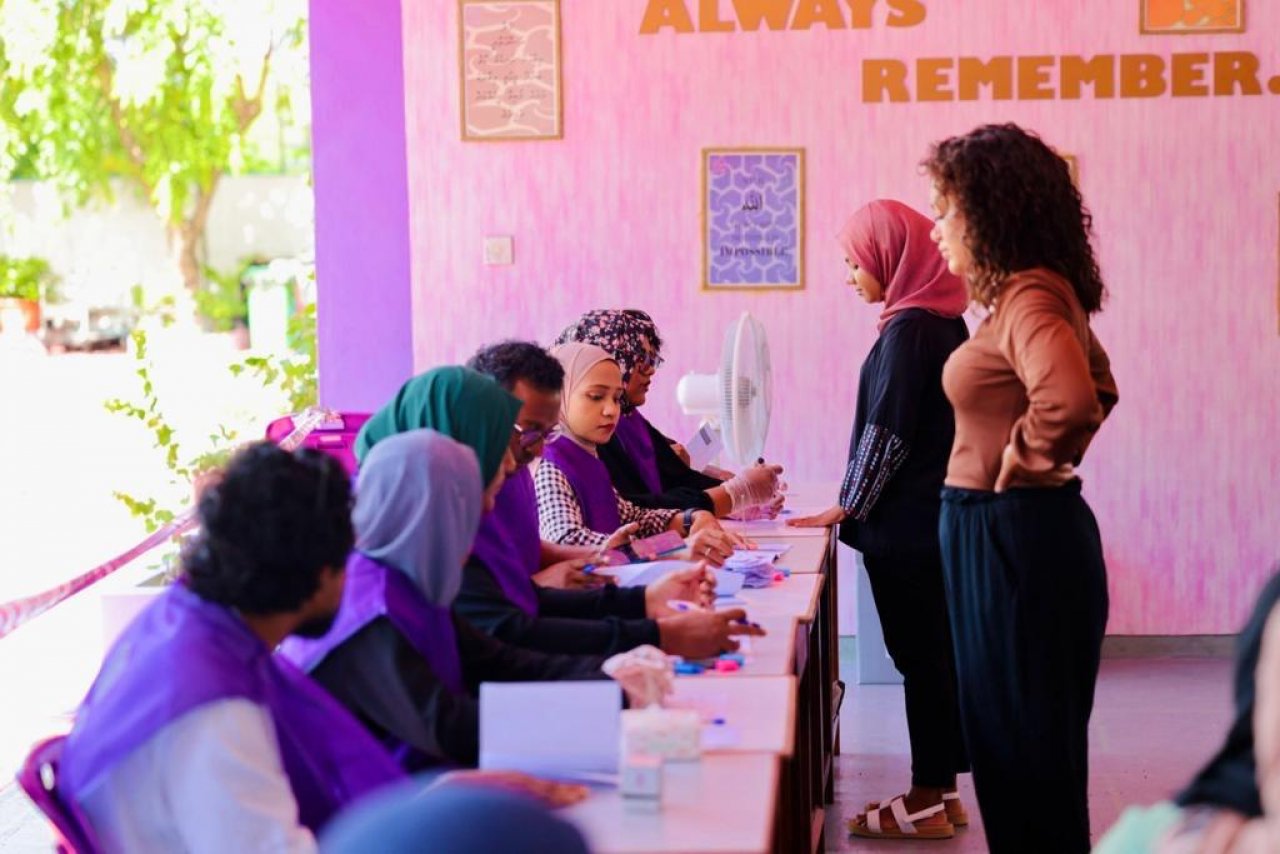 ރިޔާސީ އިންތިހާބުގެ ދެވަނަ ބުރުގެ ވޯޓުލުން ފޯރިއާއެކު ކުރިޔަށް