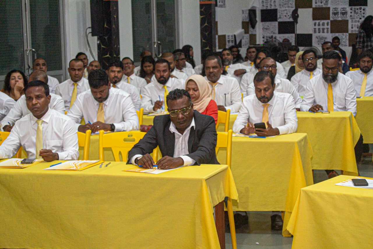 އިންތިހާބުން ބަލިވި ފަހުން އެމްޑީޕީން ބޭއްވި ފުރަތަމަ ގައުމީ މަޖްލިސް ބައްދަލުވުން