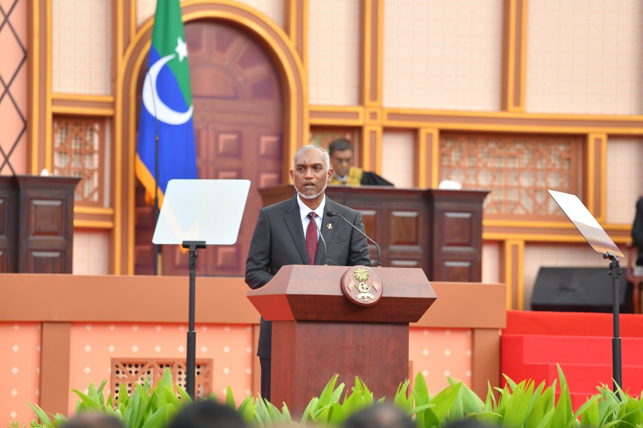 ޑރ. މުހައްމަދު މުއިއްޒު ރައީސުލްޖުމްހޫރިއްޔާކަމުގެ ހުވާކުރެއްވުން