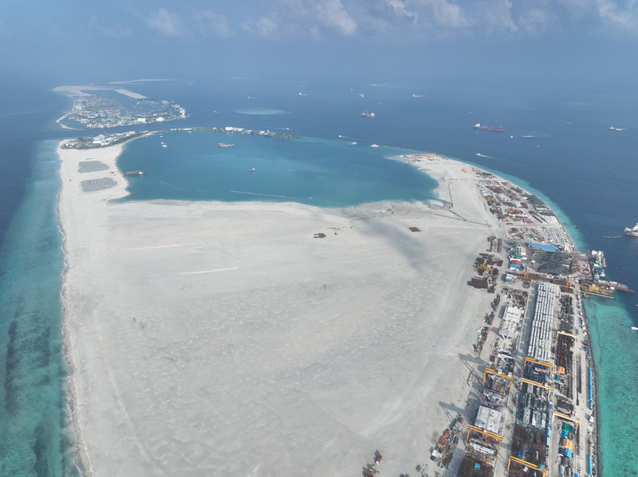 Gulhi falhun goathi libunu than badhaluvi meehunnah aa registry dhenee