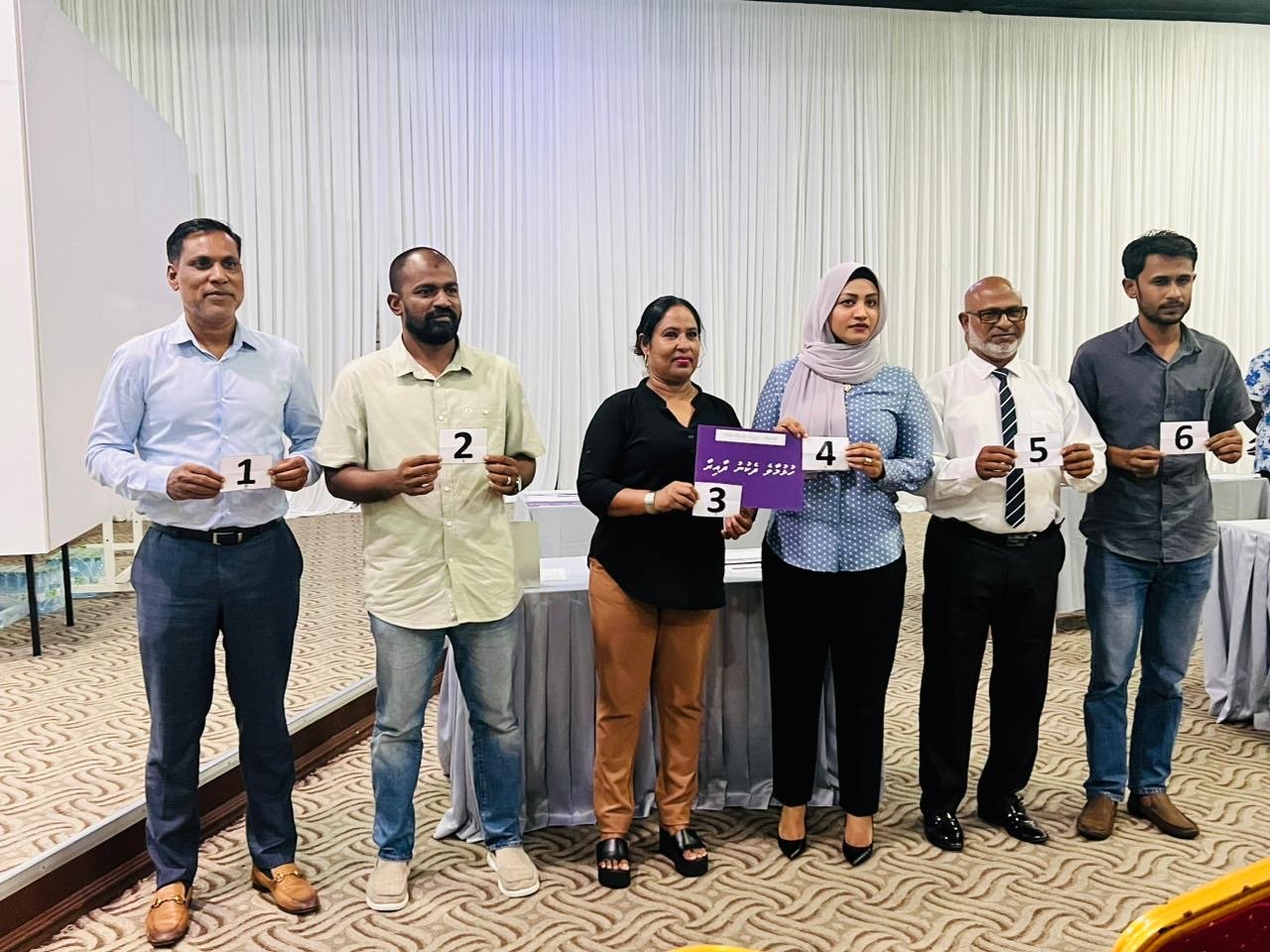 މަޖިލިސް އިންތިހާބުގައި ވާދަކުރާ ކެންޑިޑޭޓުންގެ ނަންތައް ތަރުތީބުކުރުން