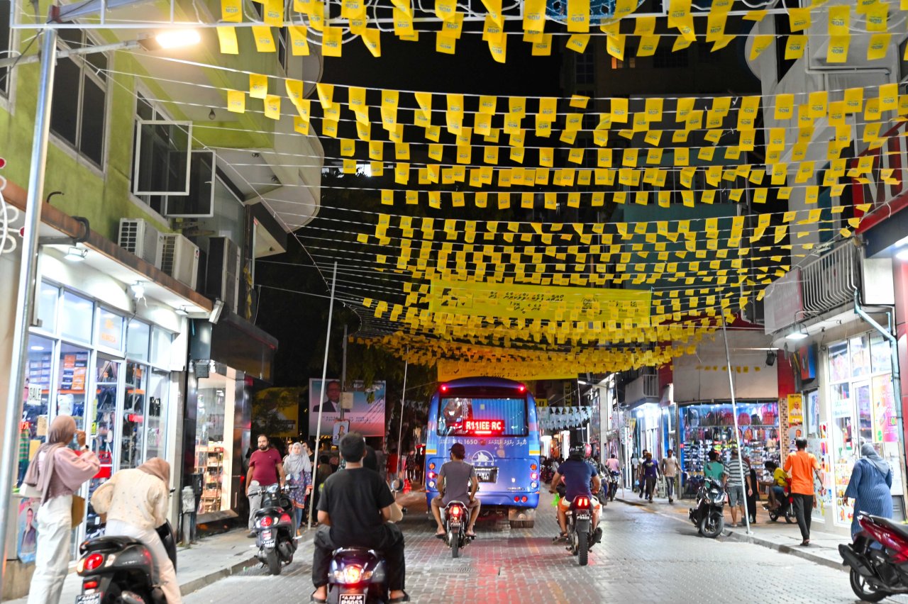 ކެމްޕޭންގެ އެކި ކުލަތައް މާލެ ސަރަހައްދުން