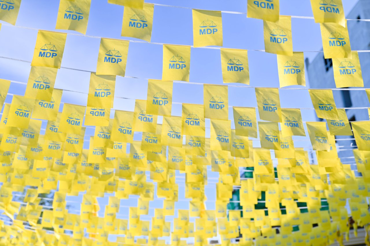 ކެމްޕޭންގެ އެކި ކުލަތައް މާލެ ސަރަހައްދުން