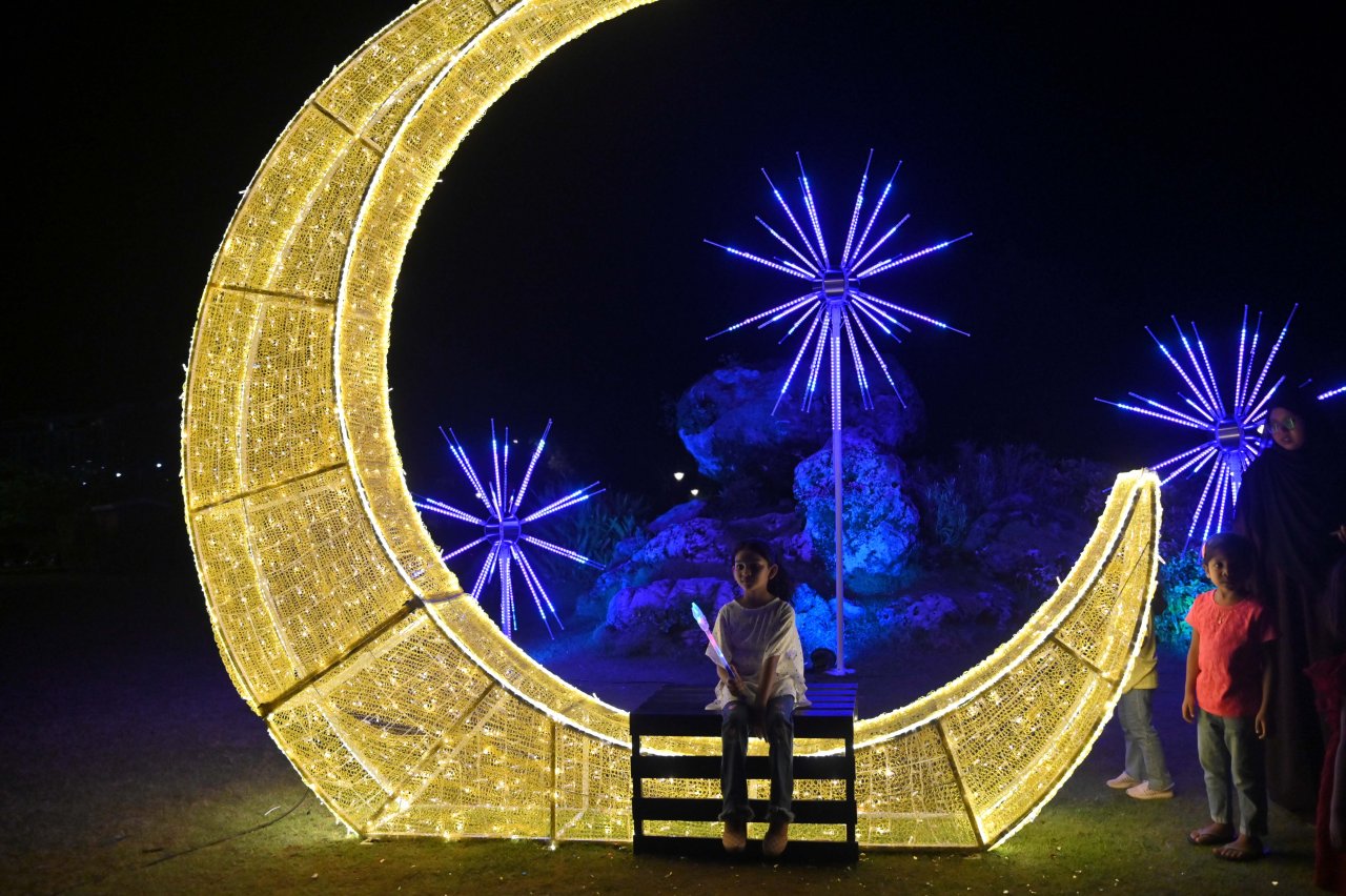 އީދަށް އެކި ކުލަކުލައިން މާލެ ދިއްލާލާފައި