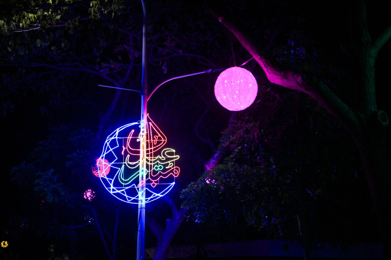 އީދަށް އެކި ކުލަކުލައިން މާލެ ދިއްލާލާފައި