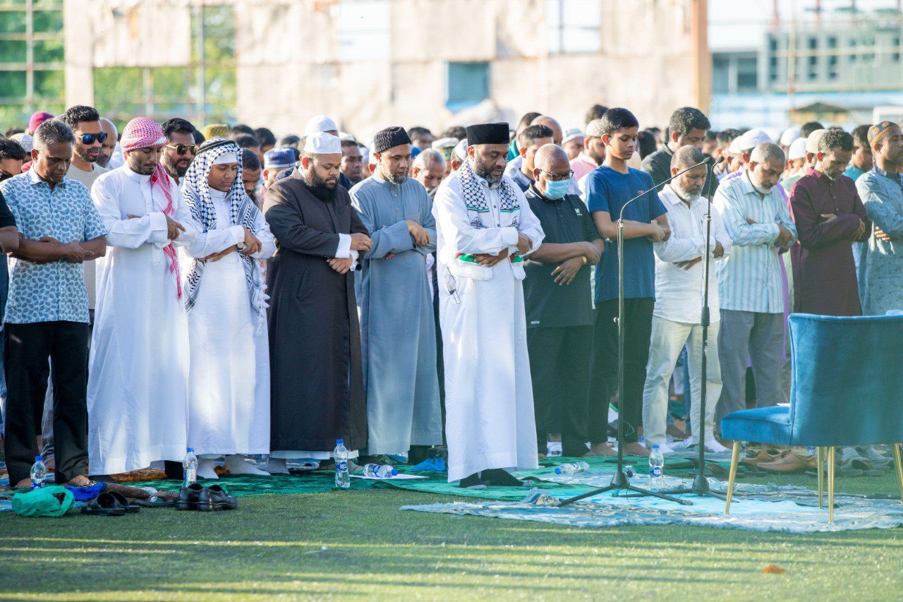 މާލޭގައި ބޮޑު ޖަމާއަތުގައި ކުރި އީދު ނަމާދު