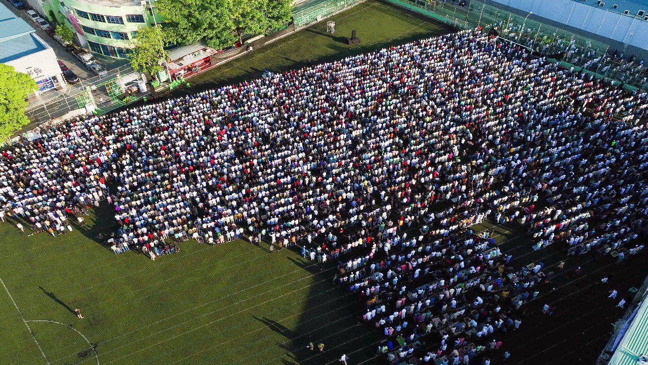 މާލޭގައި ބޮޑު ޖަމާއަތުގައި ކުރި އީދު ނަމާދު