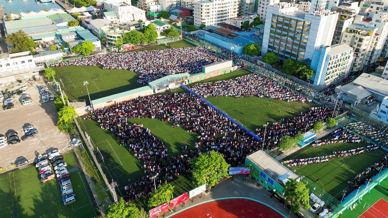 މާލޭގައި ބޮޑު ޖަމާއަތުގައި ކުރި އީދު ނަމާދު