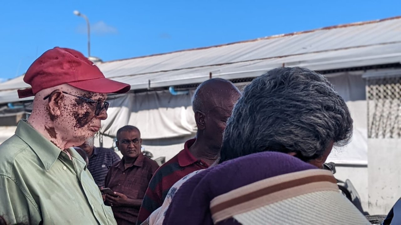 ރައީސް ޔާމީންގެ ސަޕޯޓަރުން ކޯޓު ކައިރީގައި