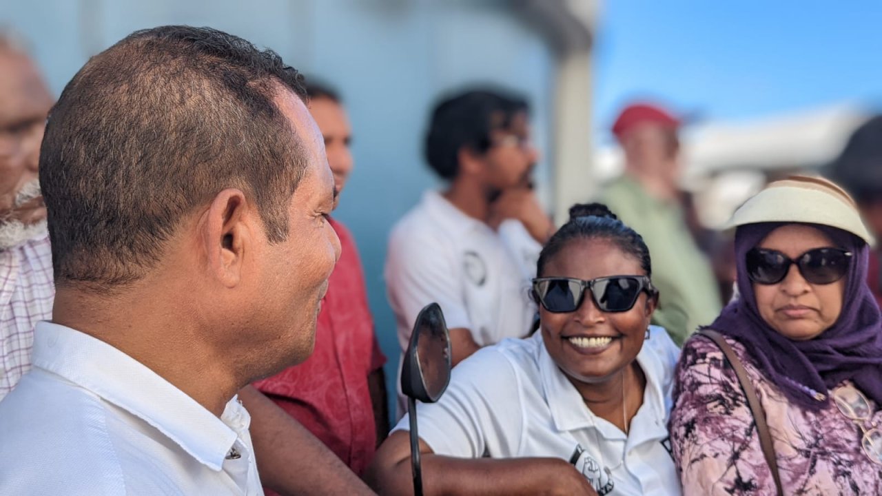 ރައީސް ޔާމީންގެ ސަޕޯޓަރުން ކޯޓު ކައިރީގައި