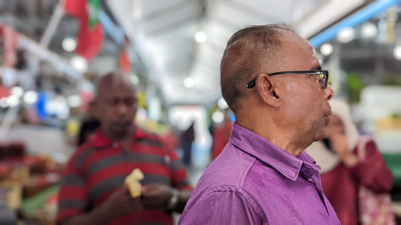 ރައީސް ޔާމީންގެ ސަޕޯޓަރުން ކޯޓު ކައިރީގައި