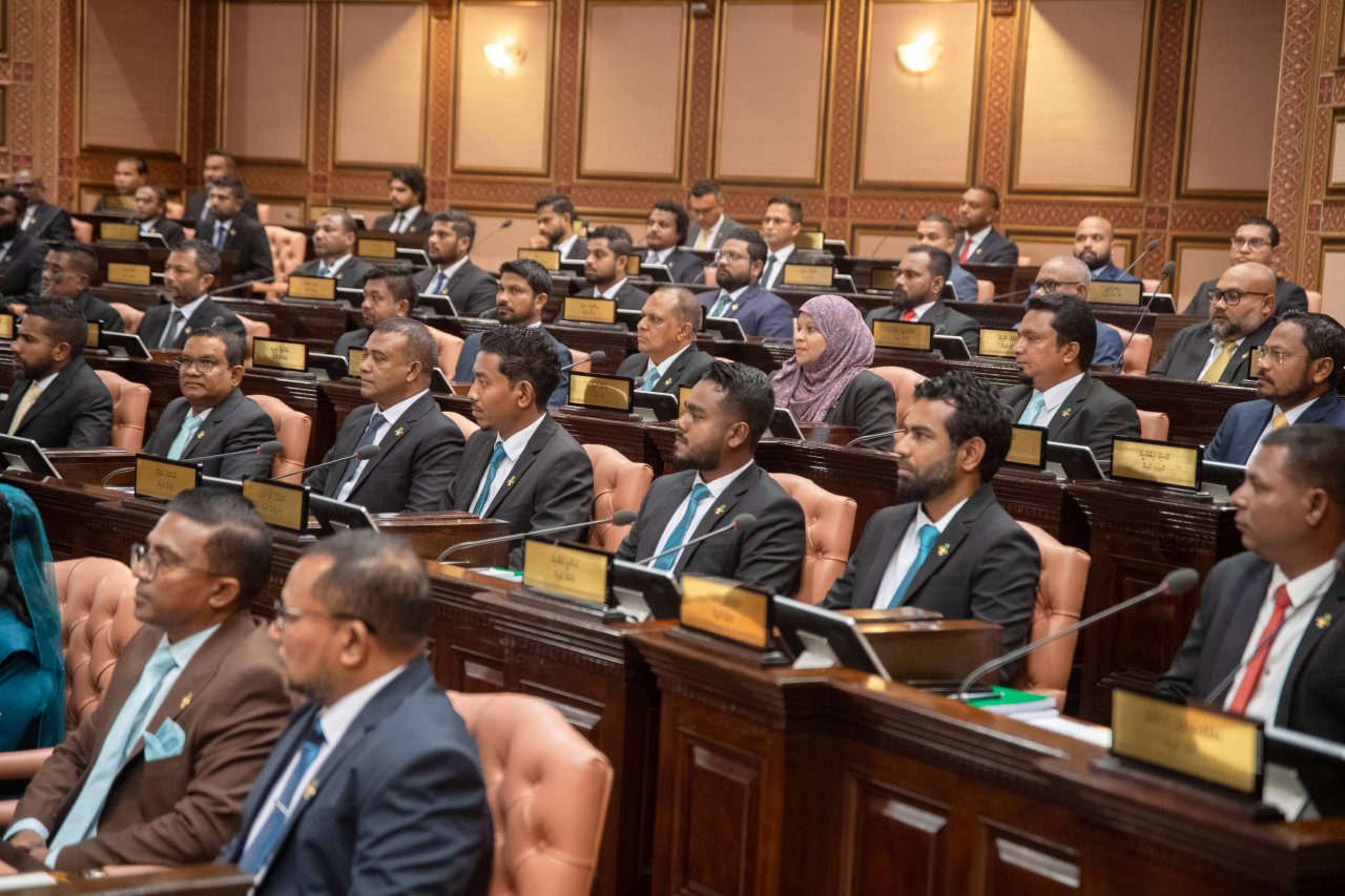 އާ މަޖްލިސް ހުވާކުރުމާއި މަސައްކަތްތައް ފެށުން