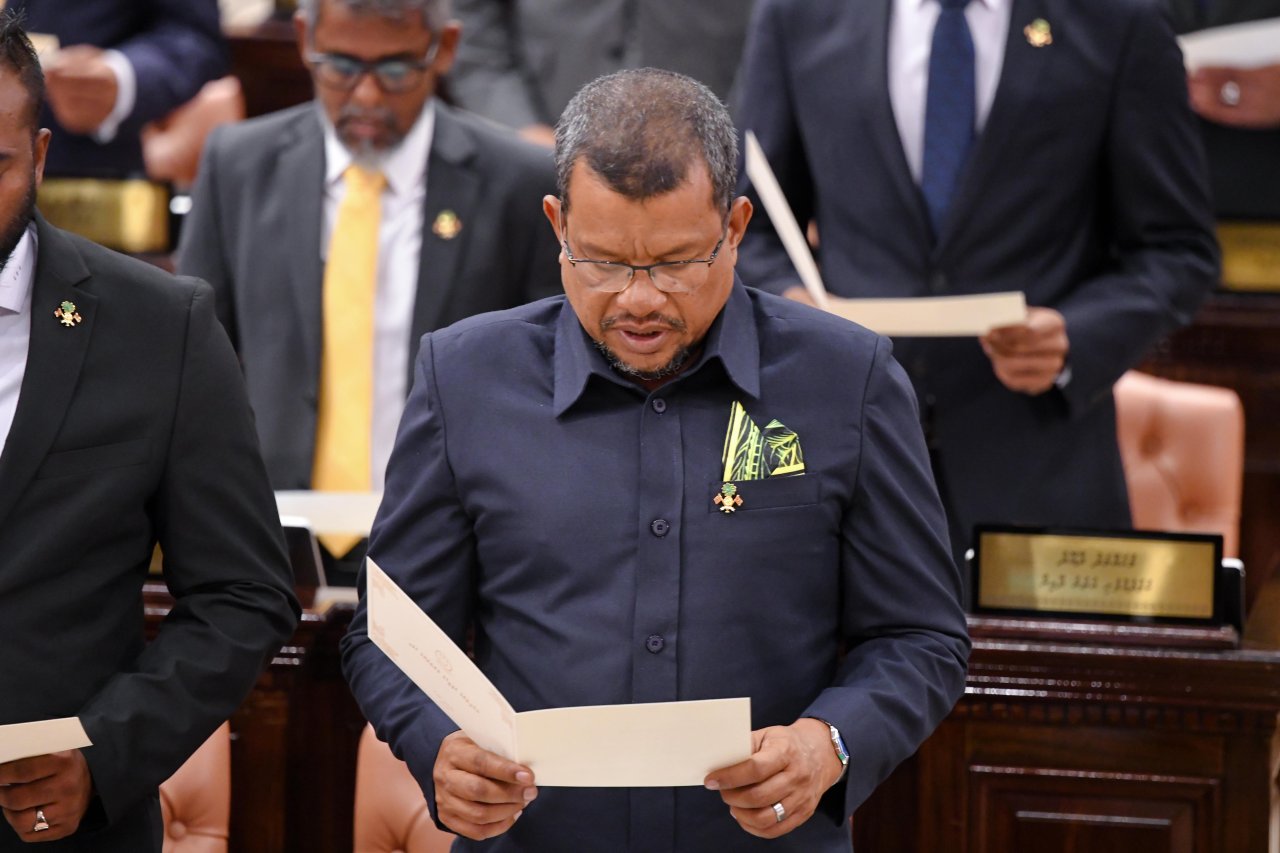 އާ މަޖްލިސް ހުވާކުރުމާއި މަސައްކަތްތައް ފެށުން