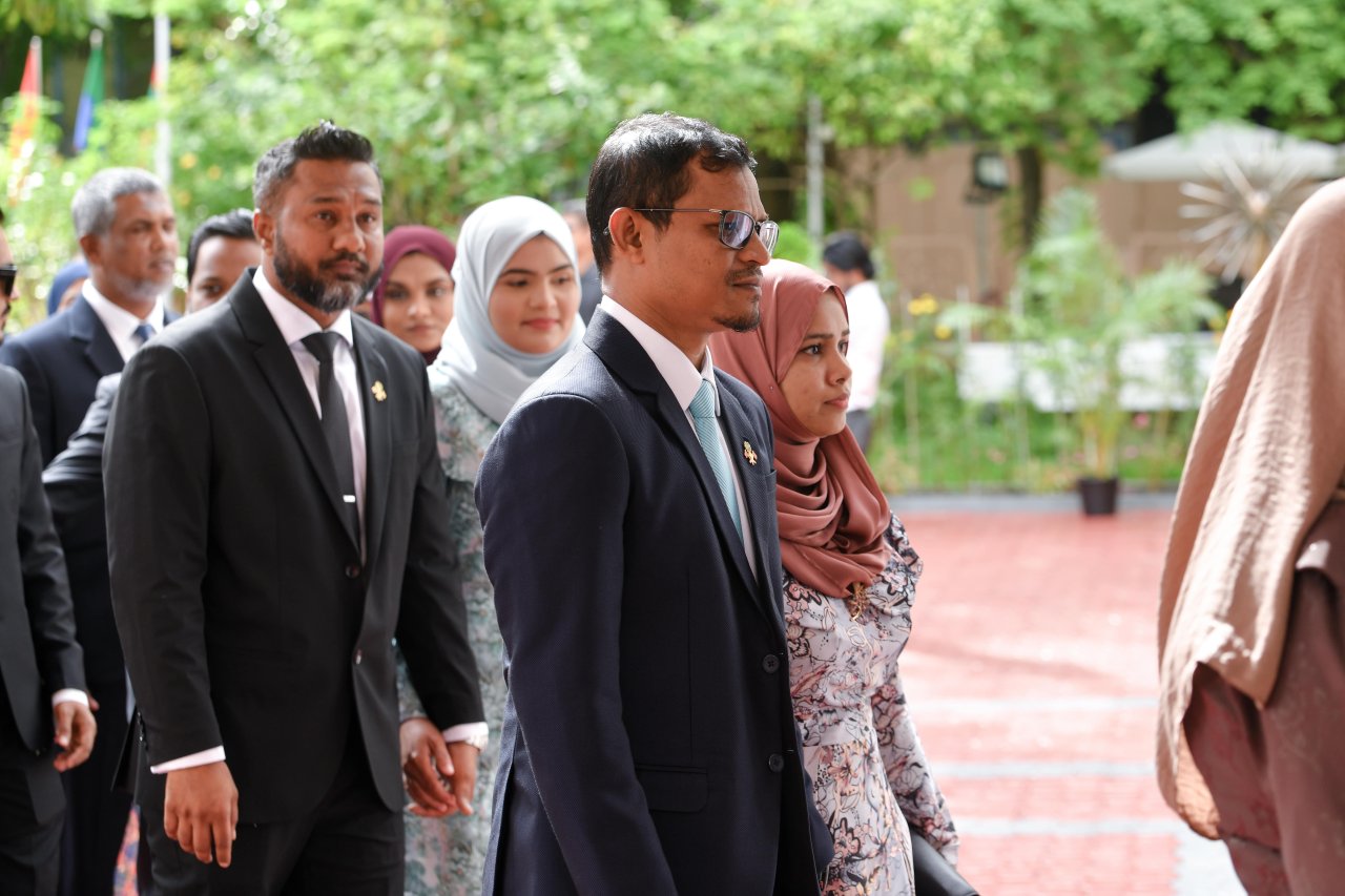 އާ މަޖްލިސް ހުވާކުރުމާއި މަސައްކަތްތައް ފެށުން