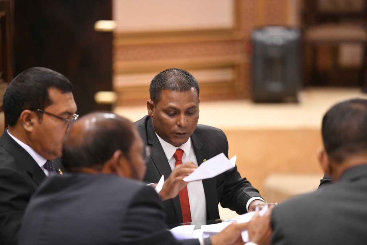 އާ މަޖްލިސް ހުވާކުރުމާއި މަސައްކަތްތައް ފެށުން