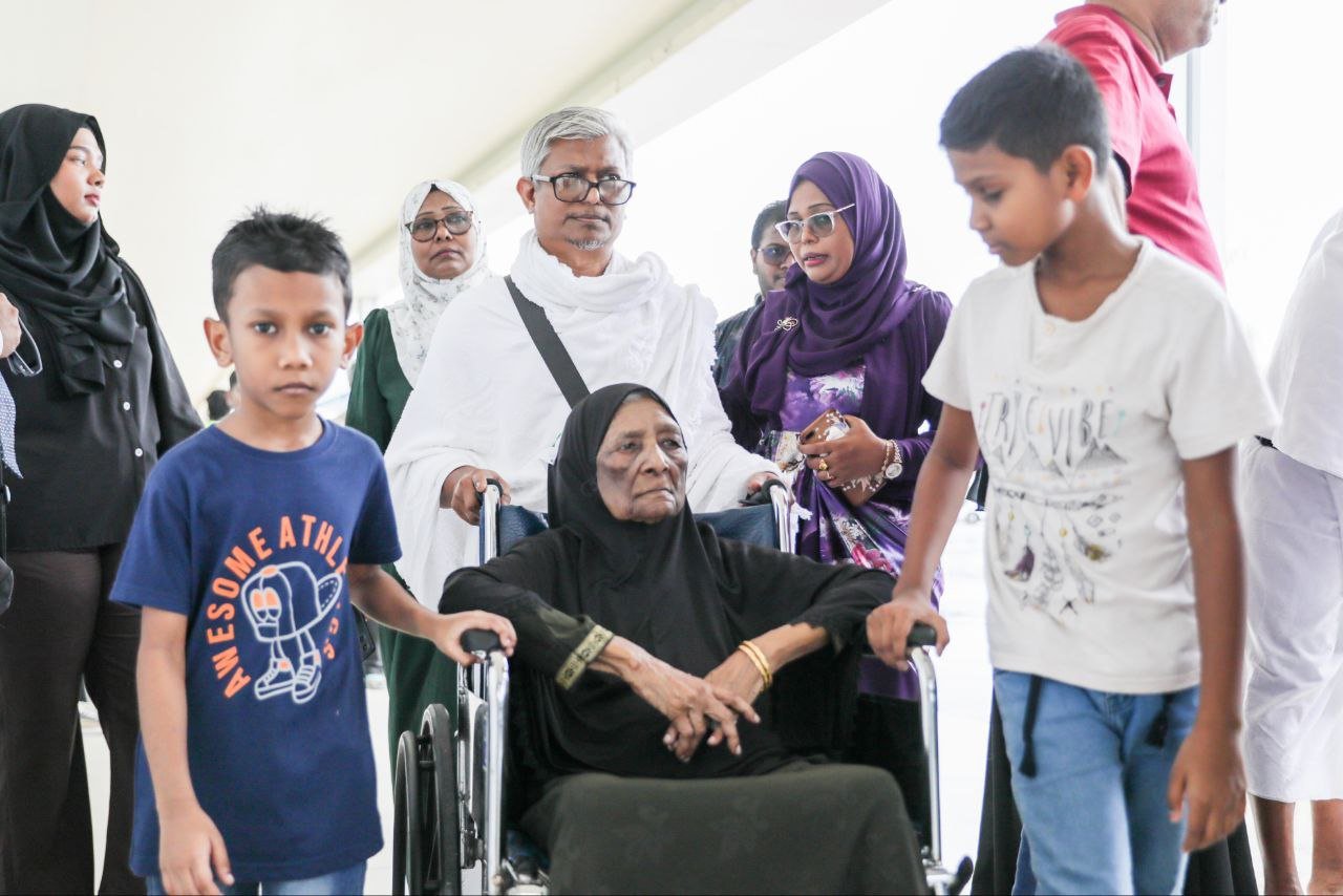 ހައްޖުވެރިންގެ ފަހު ގްރޫޕް މާލެއިން ފުރުން