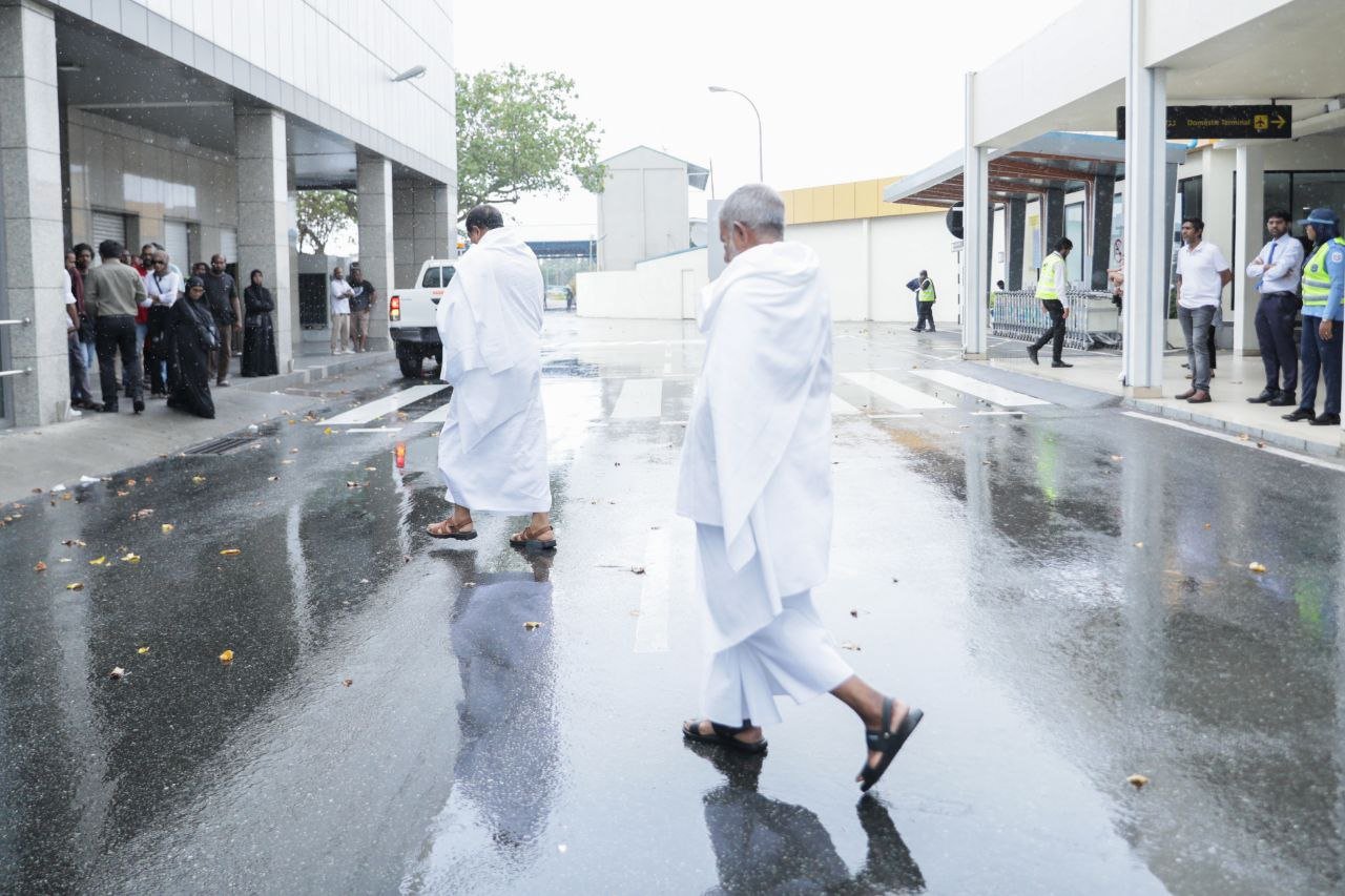 ހައްޖުވެރިންގެ ފަހު ގްރޫޕް މާލެއިން ފުރުން