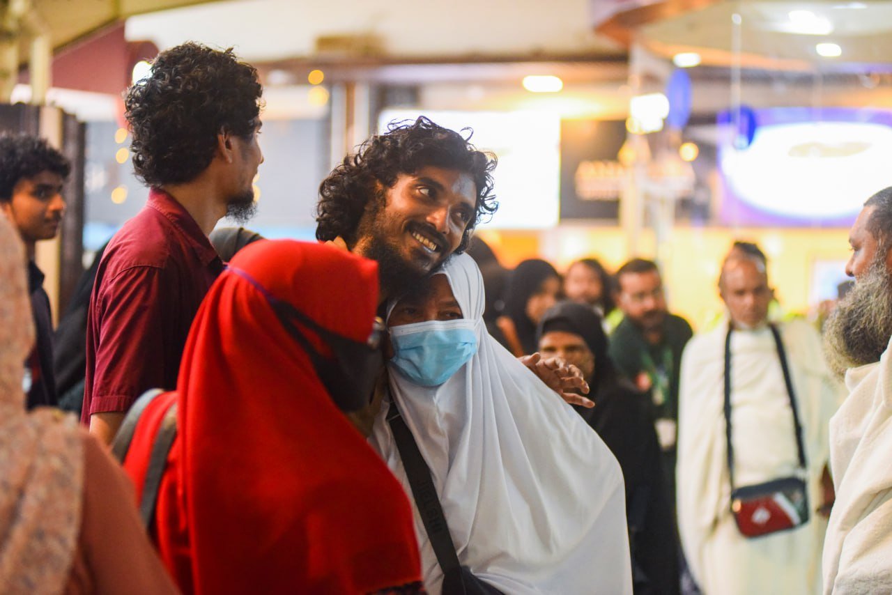 ހައްޖުވެރިންގެ ފަހު ގްރޫޕް މާލެއިން ފުރުން