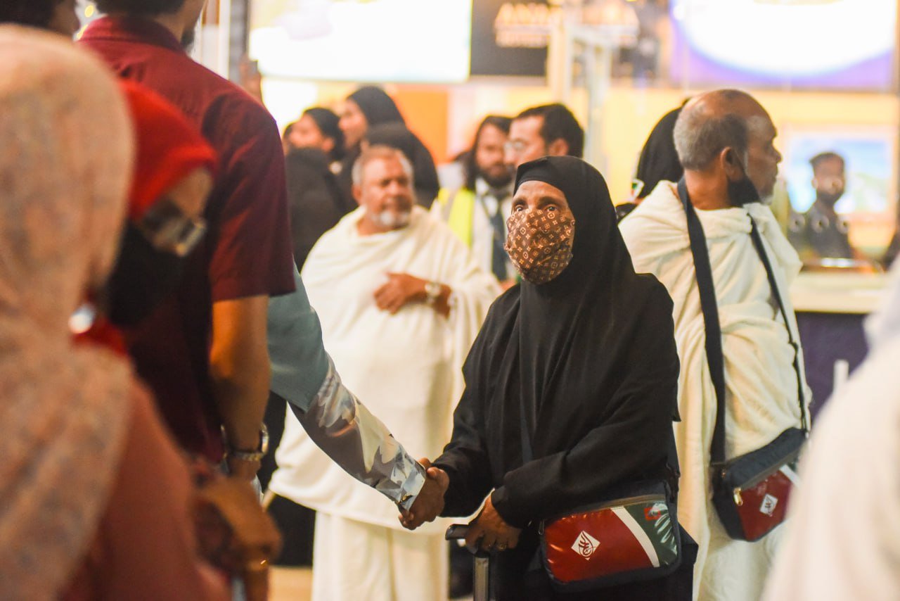 ހައްޖުވެރިންގެ ފަހު ގްރޫޕް މާލެއިން ފުރުން