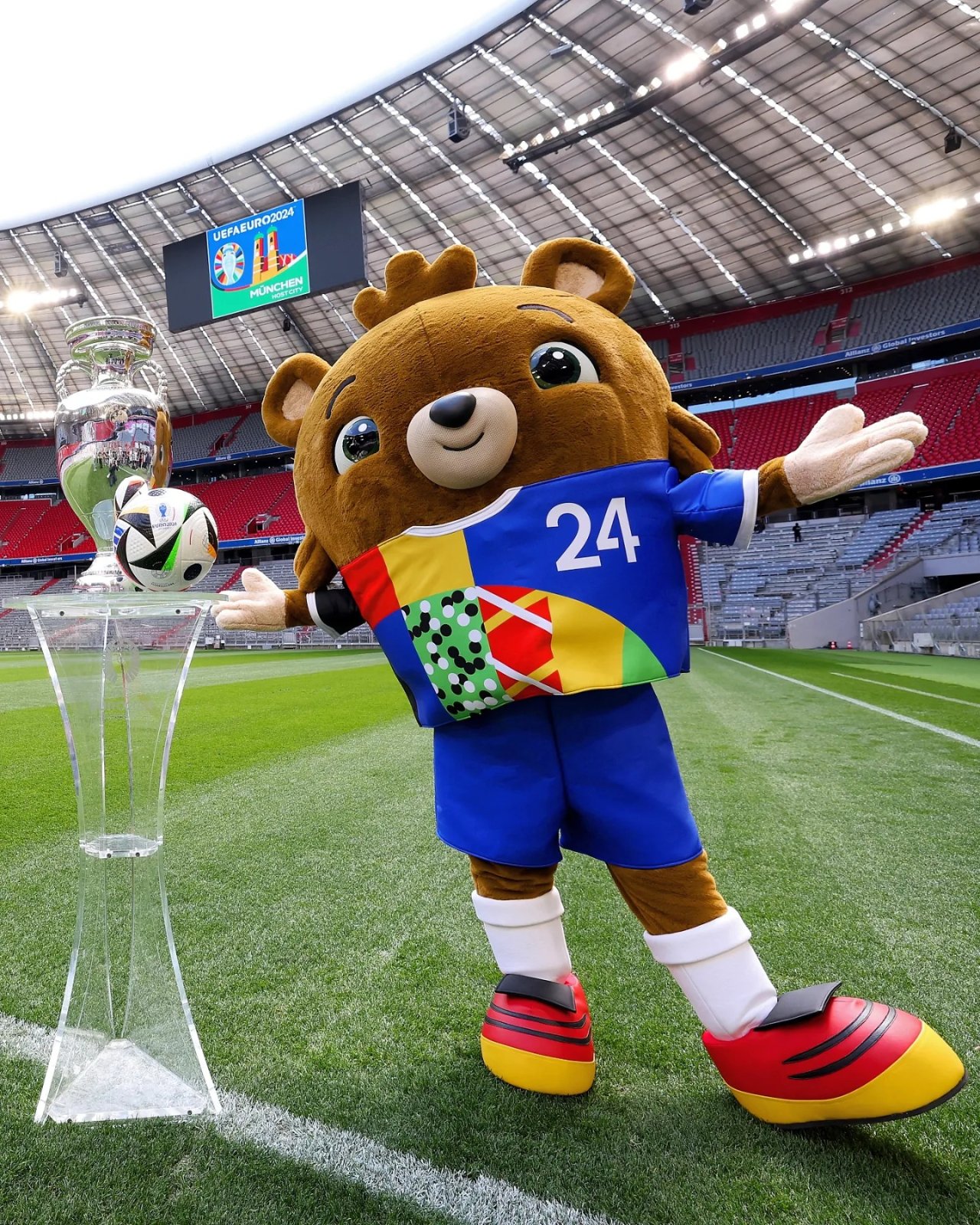 ޔޫރަޕްގެ ފުޓުބޯޅައިގެ ބޮޑު އީދުގެ ތައްޔާރީތައް