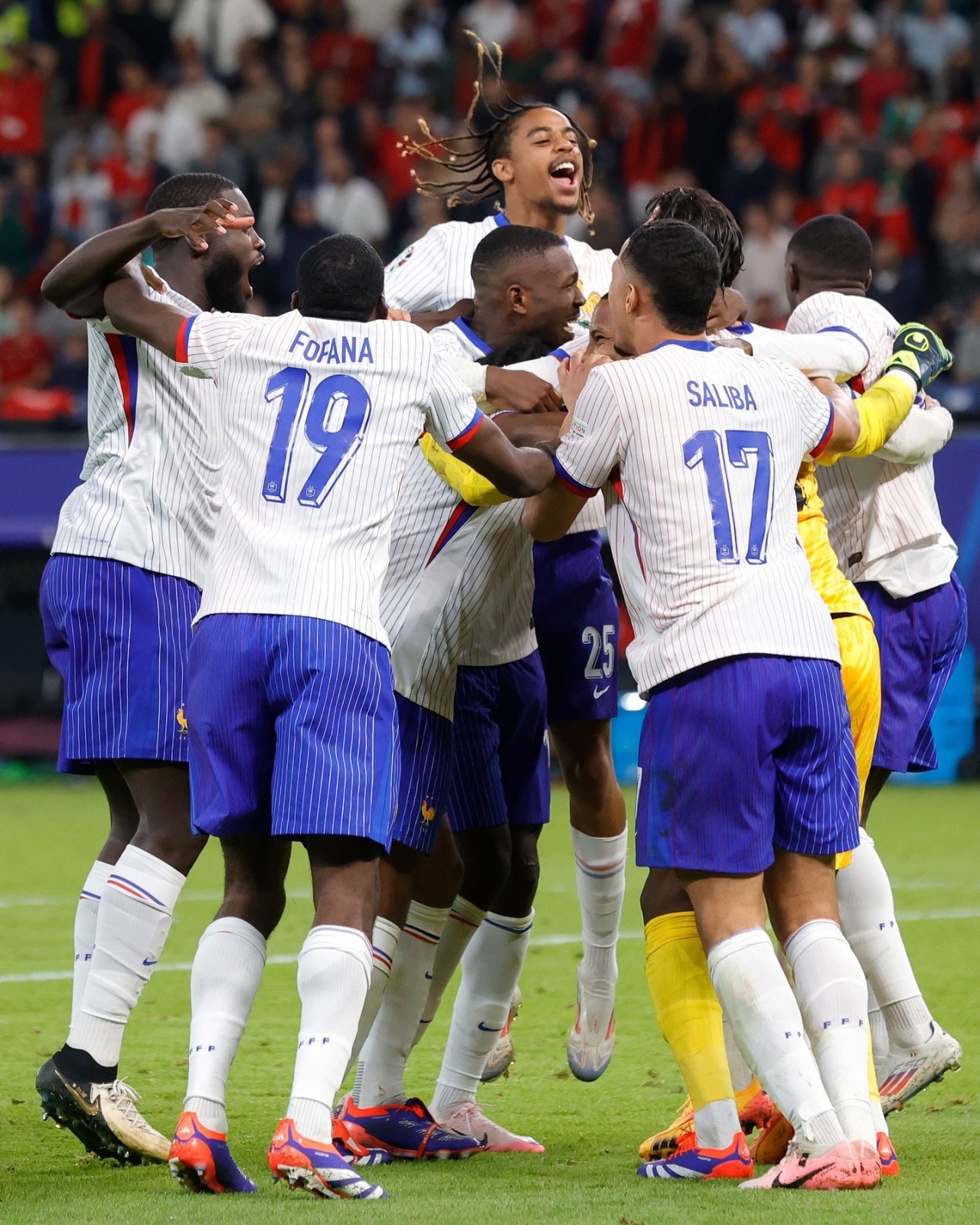 ޔޫރޯގެ ފޯރިގަދަ ސެމީއަށް ދަތުރު ކުރި ޓީމުތަކުގެ އުސްއަލިތައް