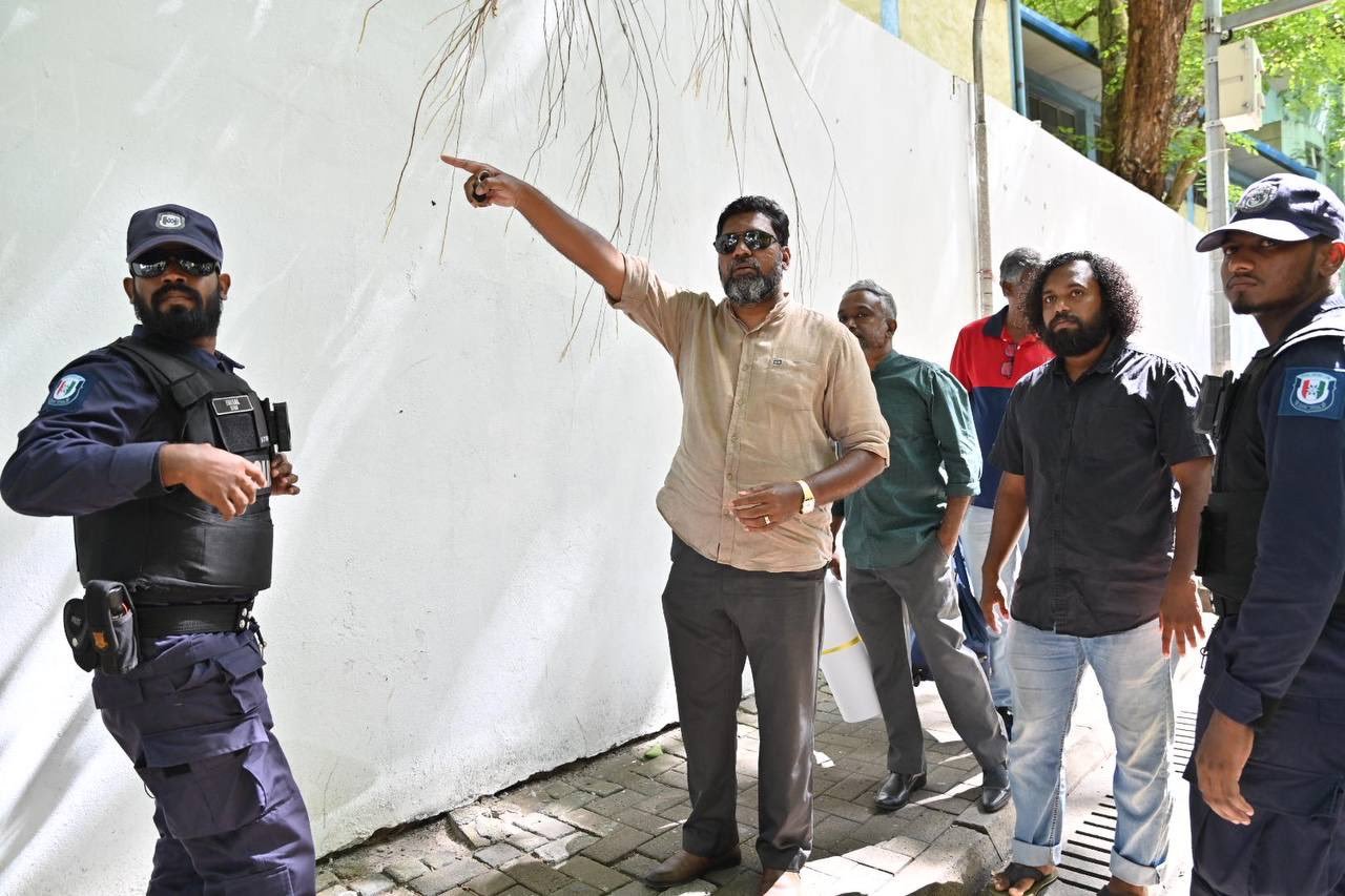 ޑިކޮމްރެޓިކް ނިޒާމު ފުނޑާލުމާ ދެކޮޅަށް އެމްޑީޕީން މަގުމައްޗަށް