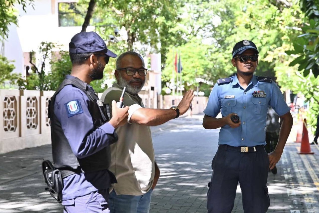 ޑިކޮމްރެޓިކް ނިޒާމު ފުނޑާލުމާ ދެކޮޅަށް އެމްޑީޕީން މަގުމައްޗަށް