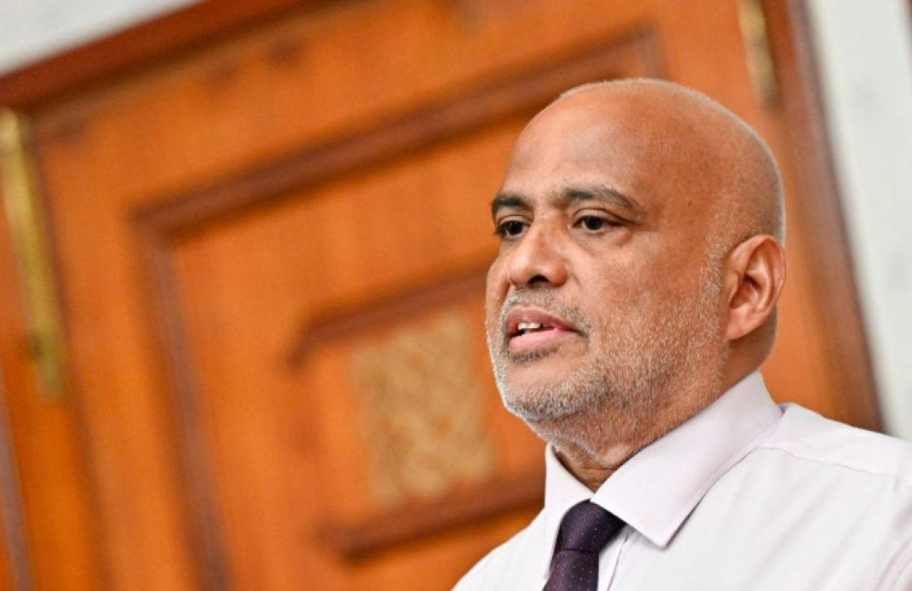 Faisa dhinun lasvanee dharivarunge sababun kamah Haidhar vidhaalhuvejje