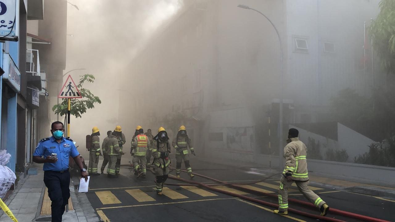 ތިން މިނިސްޓްރީއެއް ހިންގާ އިމާރާތުގައި ރޯވި ހާދިސާ