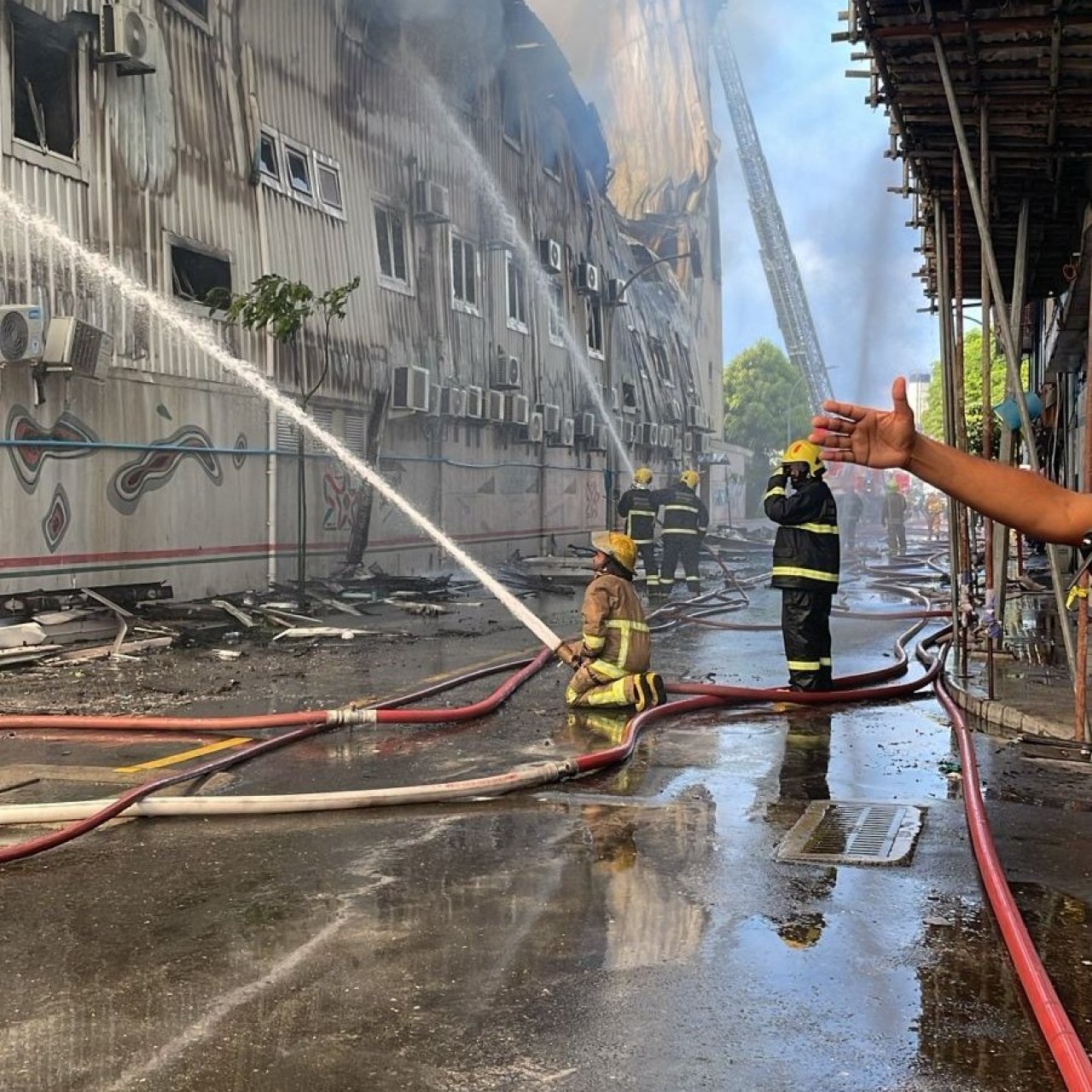 ތިން މިނިސްޓްރީއެއް ހިންގާ އިމާރާތުގައި ރޯވި ހާދިސާ