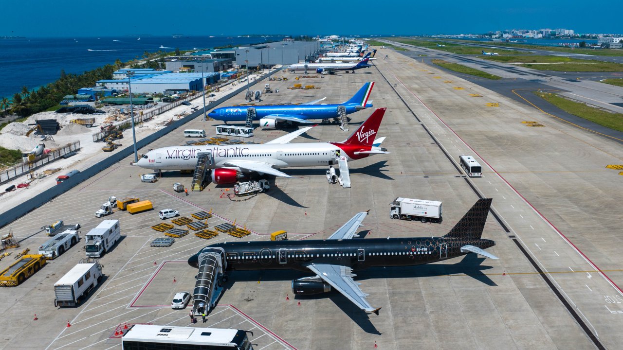 އާ އަހަރާ ދިމާކޮށް މުއްސަނދިންގެ ޖެޓްތަކުން ވީއައިއޭ ފުރާލާފައި