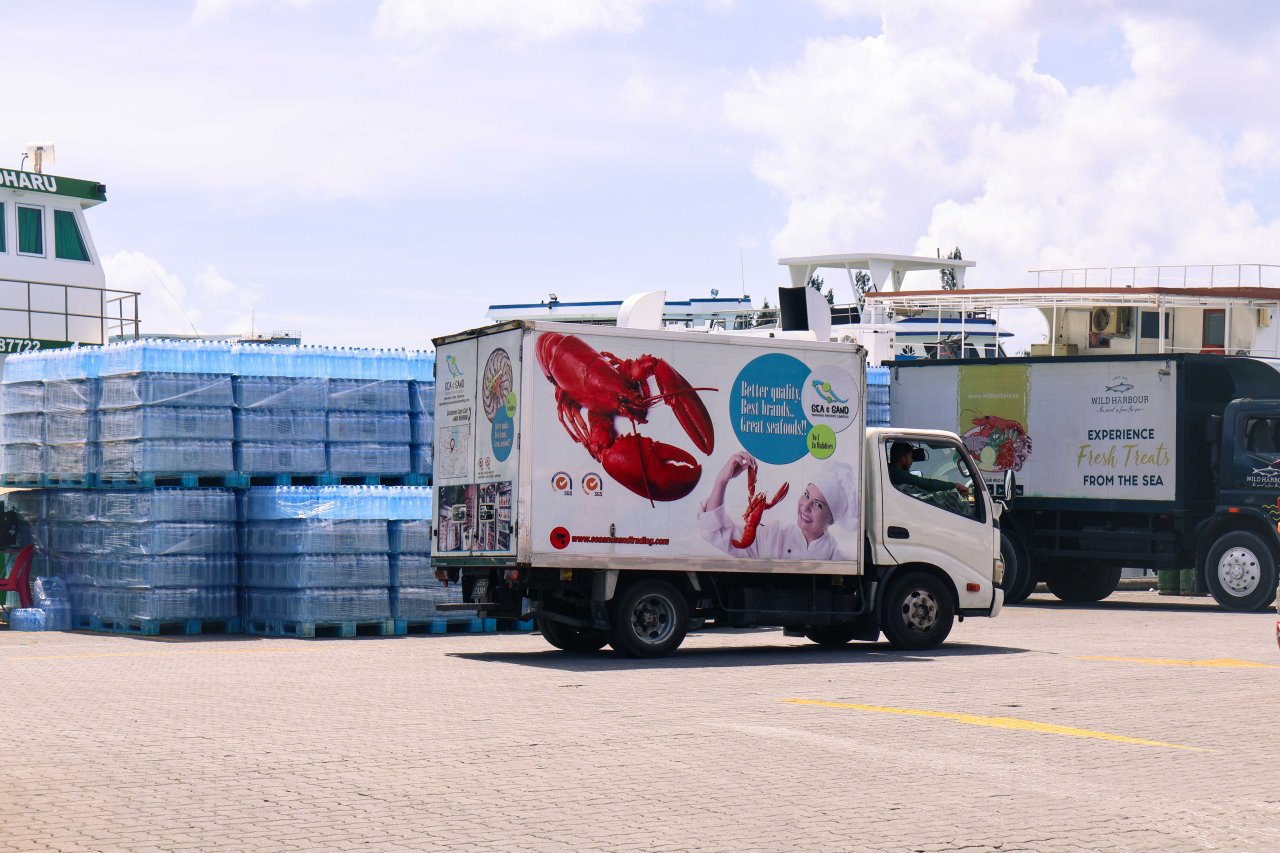 Mee emme hoonugadha dhuvasvaru, hoonumin emme mahchah dhaanee mendhurufahu 2 jahaairu