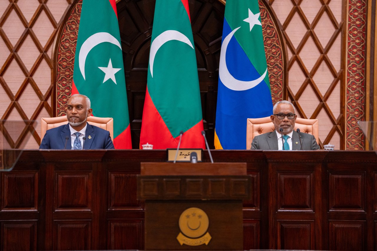 މަޖްލިސް ހުޅުވުމާ ދިމާކޮށް އެމްޑީޕީން ކުރި މުޒާހަރާ