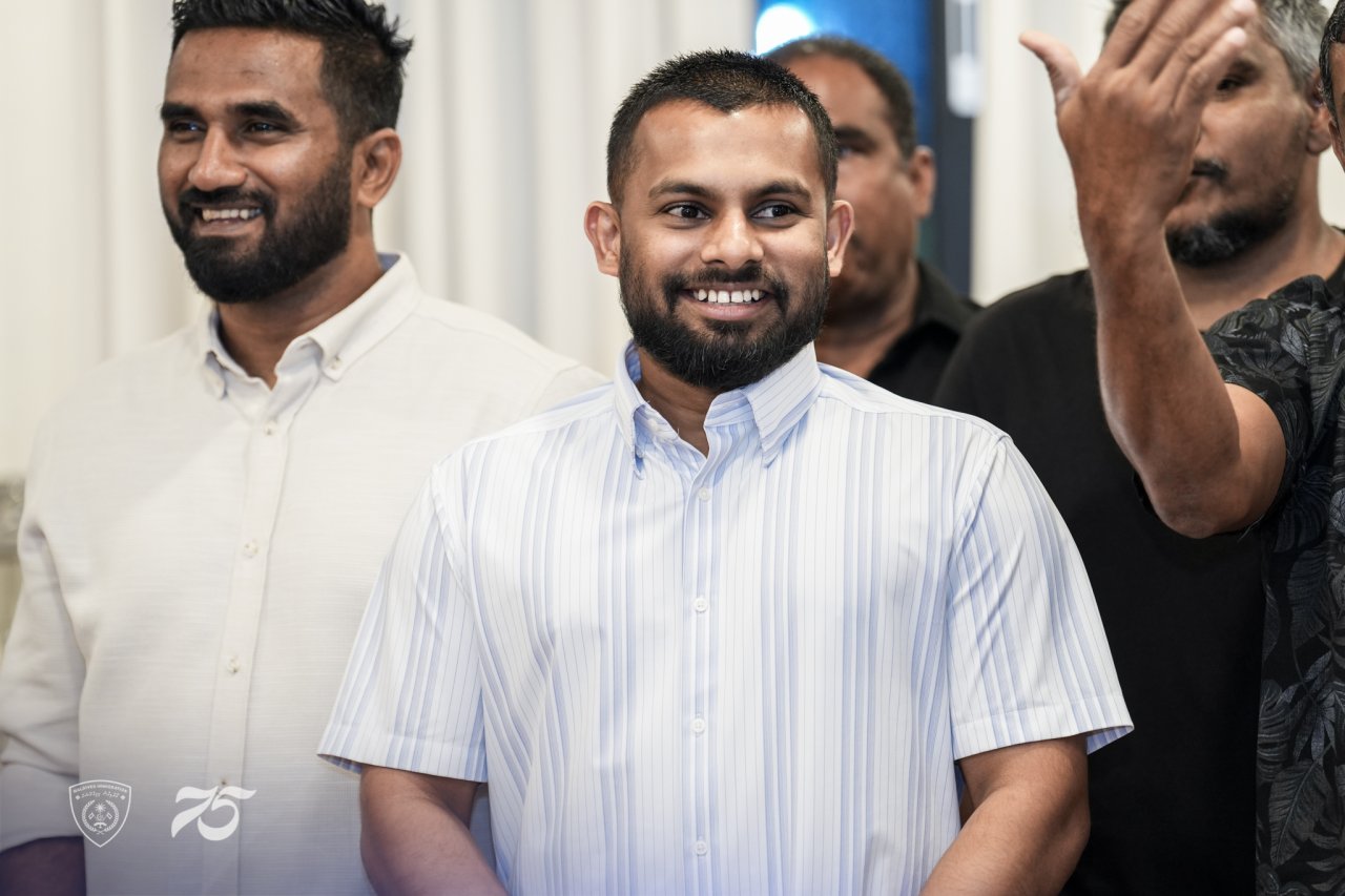 BREAKING NEWS: Kureege controller Shamaan dhiriulhey ge fuluhun balai faas koffi