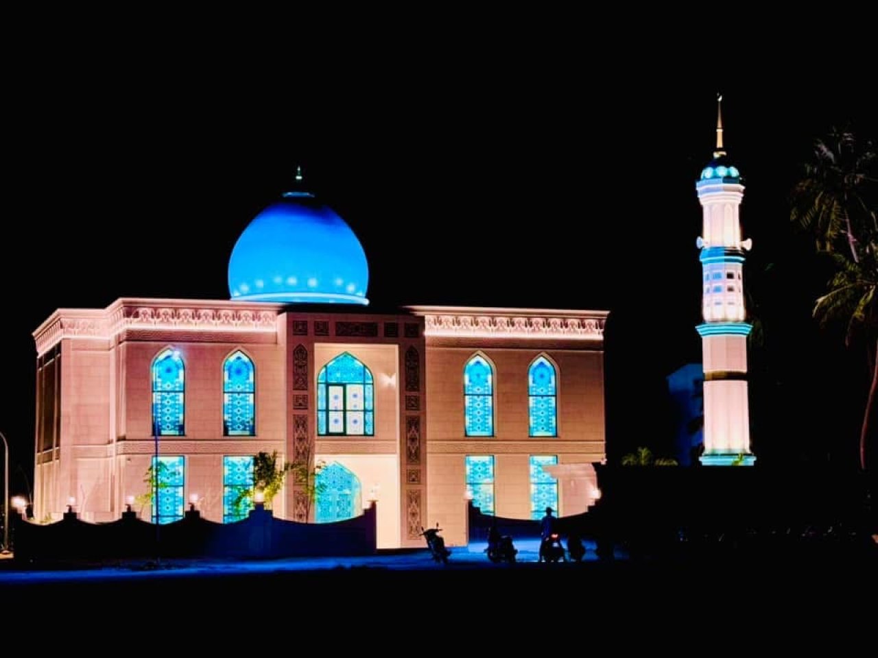 އޭދަފުށީގައި އަލަށް އިމާރާތްކުރި ހިތްގައިމު ރީތި މިސްކިތެއް