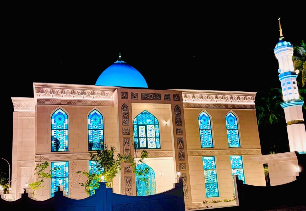 އޭދަފުށީގައި އަލަށް އިމާރާތްކުރި ހިތްގައިމު ރީތި މިސްކިތެއް