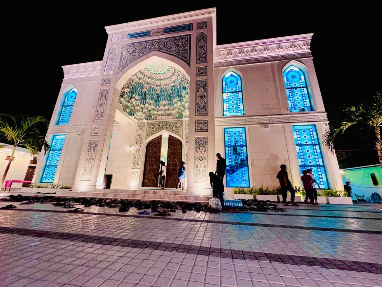 އޭދަފުށީގައި އަލަށް އިމާރާތްކުރި ހިތްގައިމު ރީތި މިސްކިތެއް