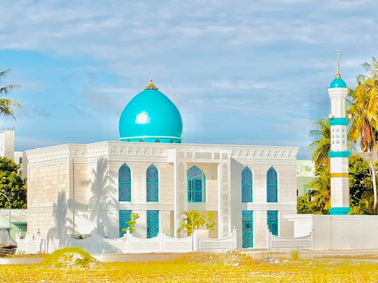 އޭދަފުށީގައި އަލަށް އިމާރާތްކުރި ހިތްގައިމު ރީތި މިސްކިތެއް