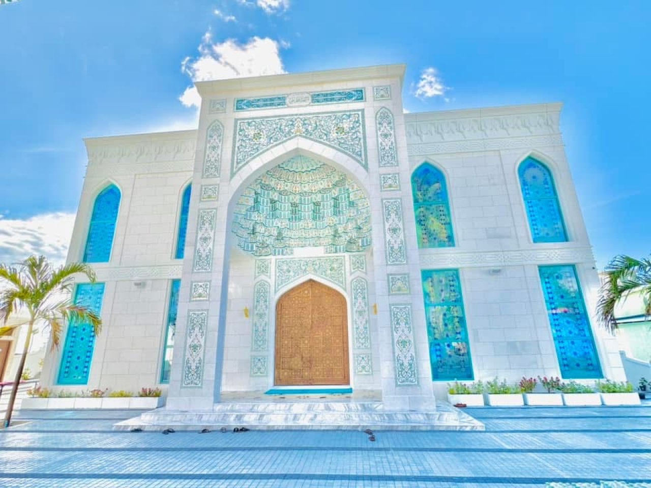 އޭދަފުށީގައި އަލަށް އިމާރާތްކުރި ހިތްގައިމު ރީތި މިސްކިތެއް