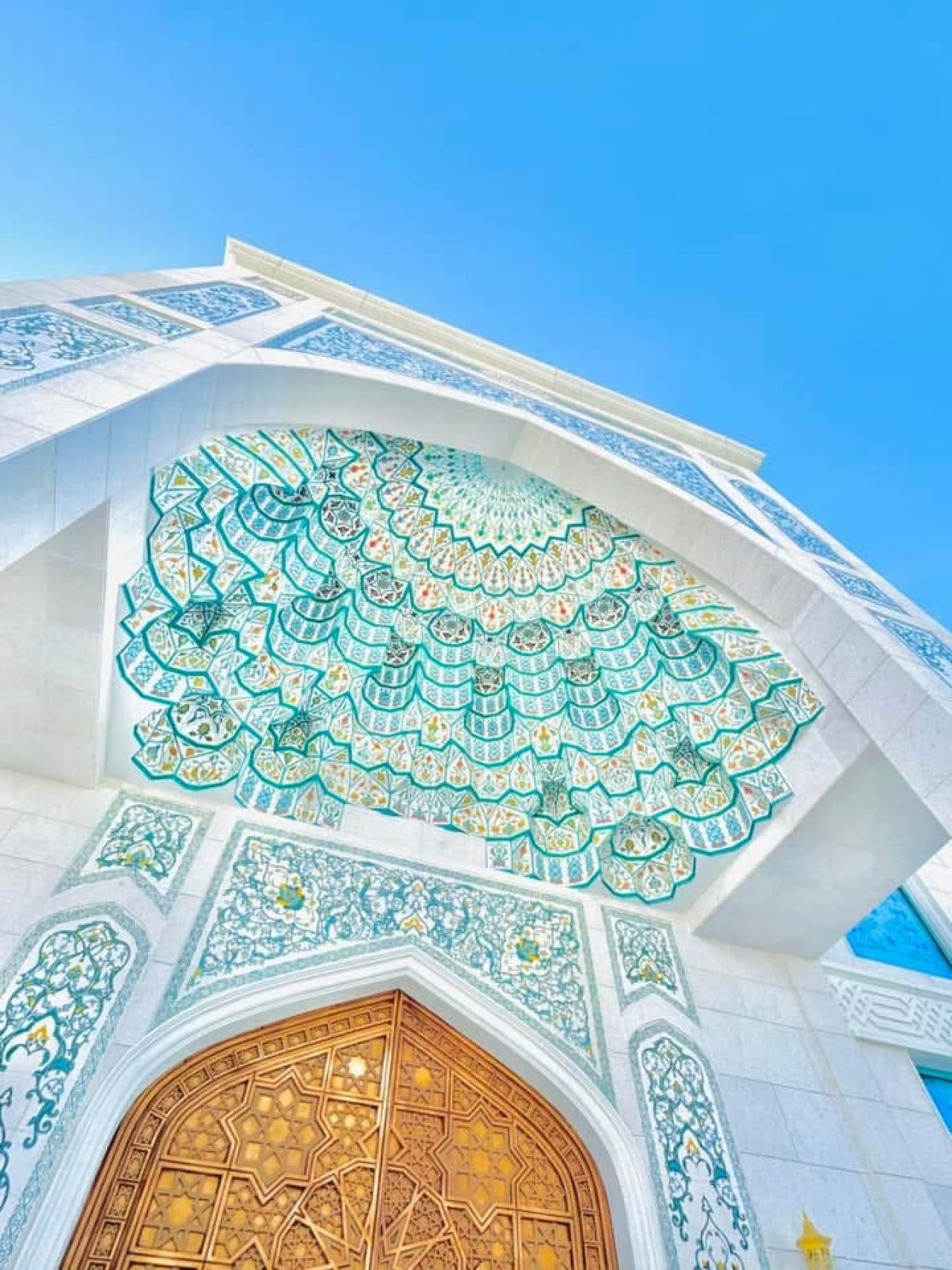 އޭދަފުށީގައި އަލަށް އިމާރާތްކުރި ހިތްގައިމު ރީތި މިސްކިތެއް